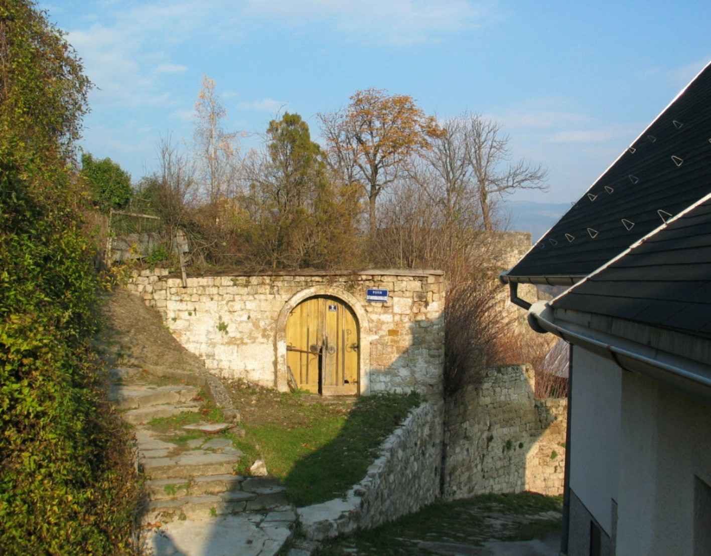 Kršlakova stara kuća, mjesto i ostaci historijske građevine
